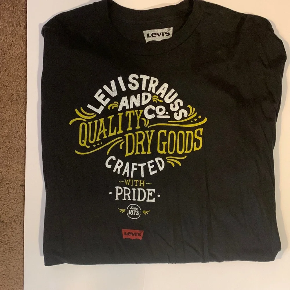 Levi’s - Picture 1 of 3